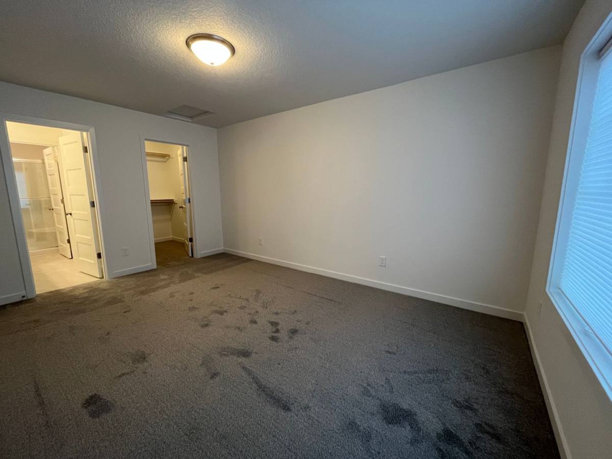 Apartment for rent at 1550 E 3rd St, Newberg, OR 97132