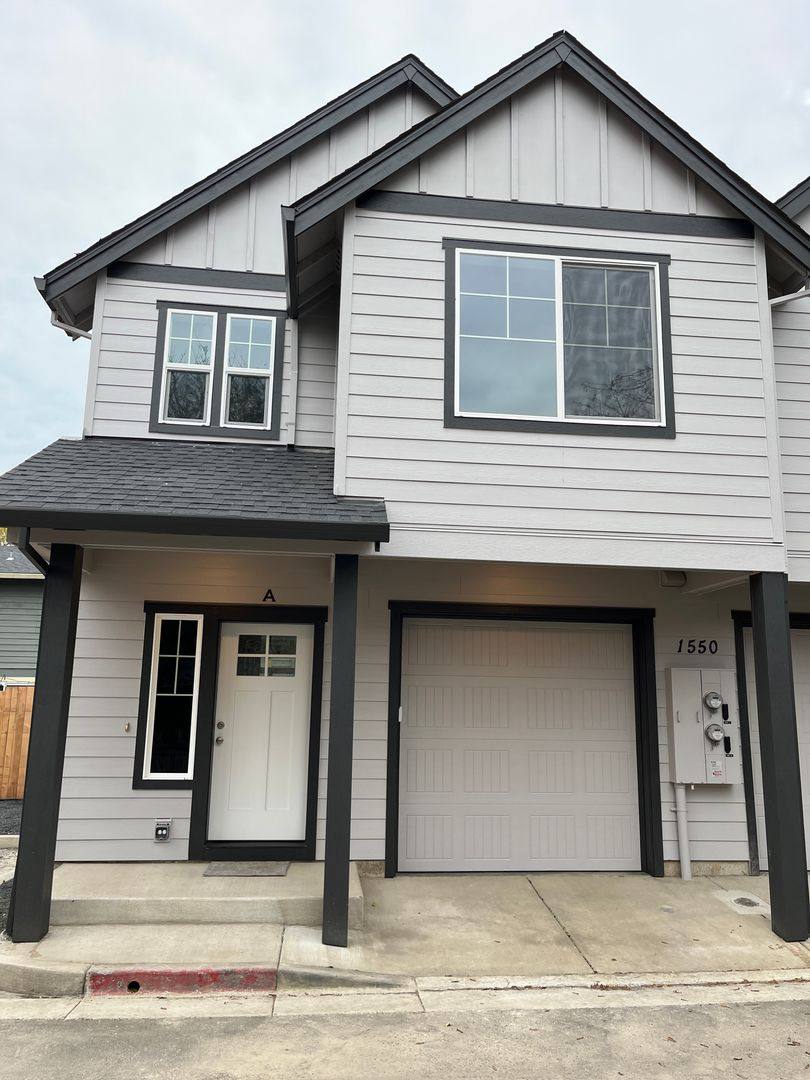 Apartment for rent at 1550 E 3rd St, Newberg, OR 97132