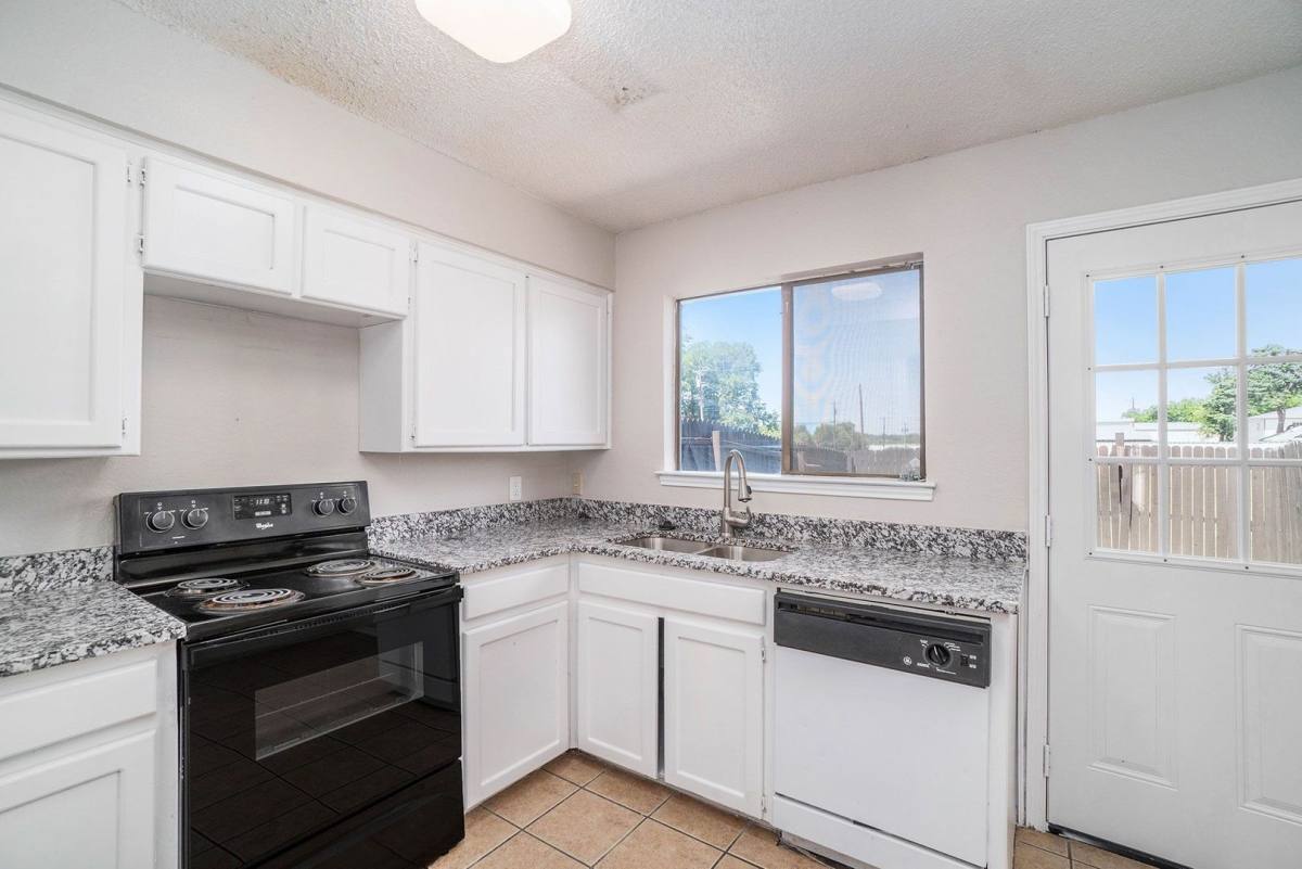 House for rent at 3301 Aurora St #B, Haltom City, TX 76117