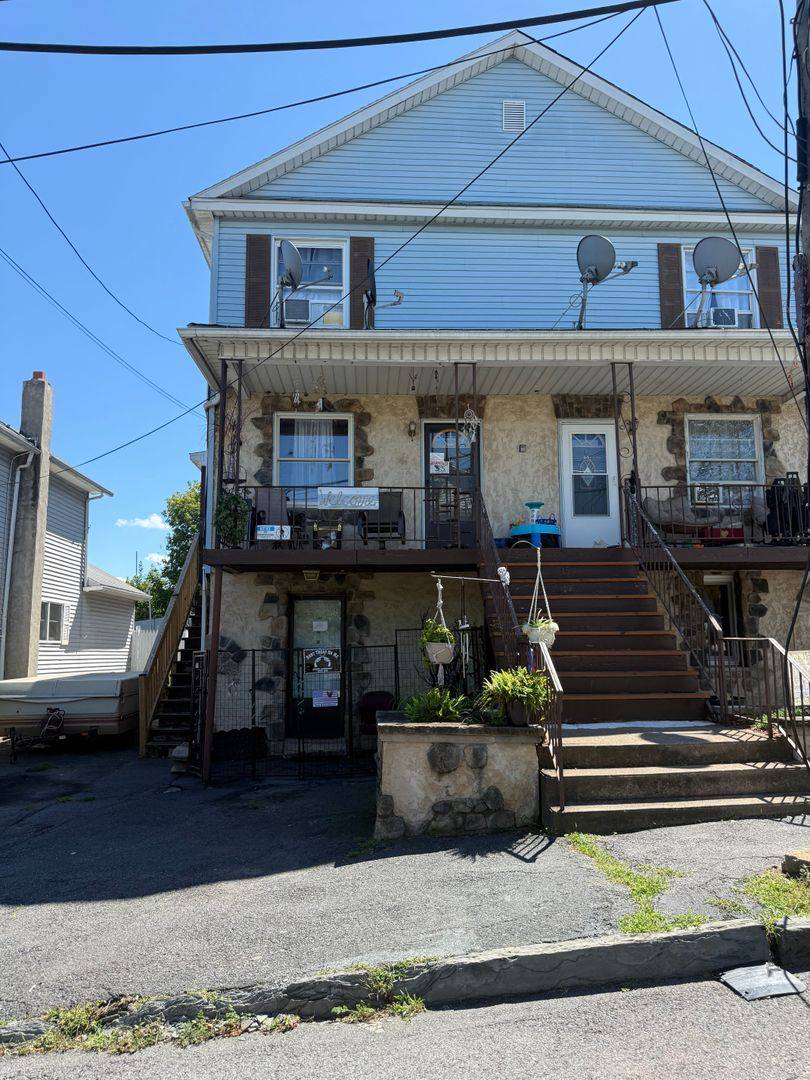 Apartment for rent at 152 Elizabeth St, Pittston, PA 18640