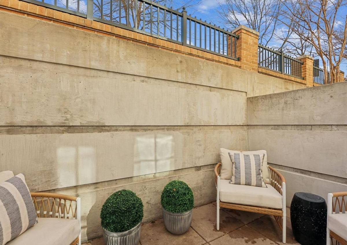 Apartment for rent at 2501 Wisconsin Ave, Washington, DC 20007