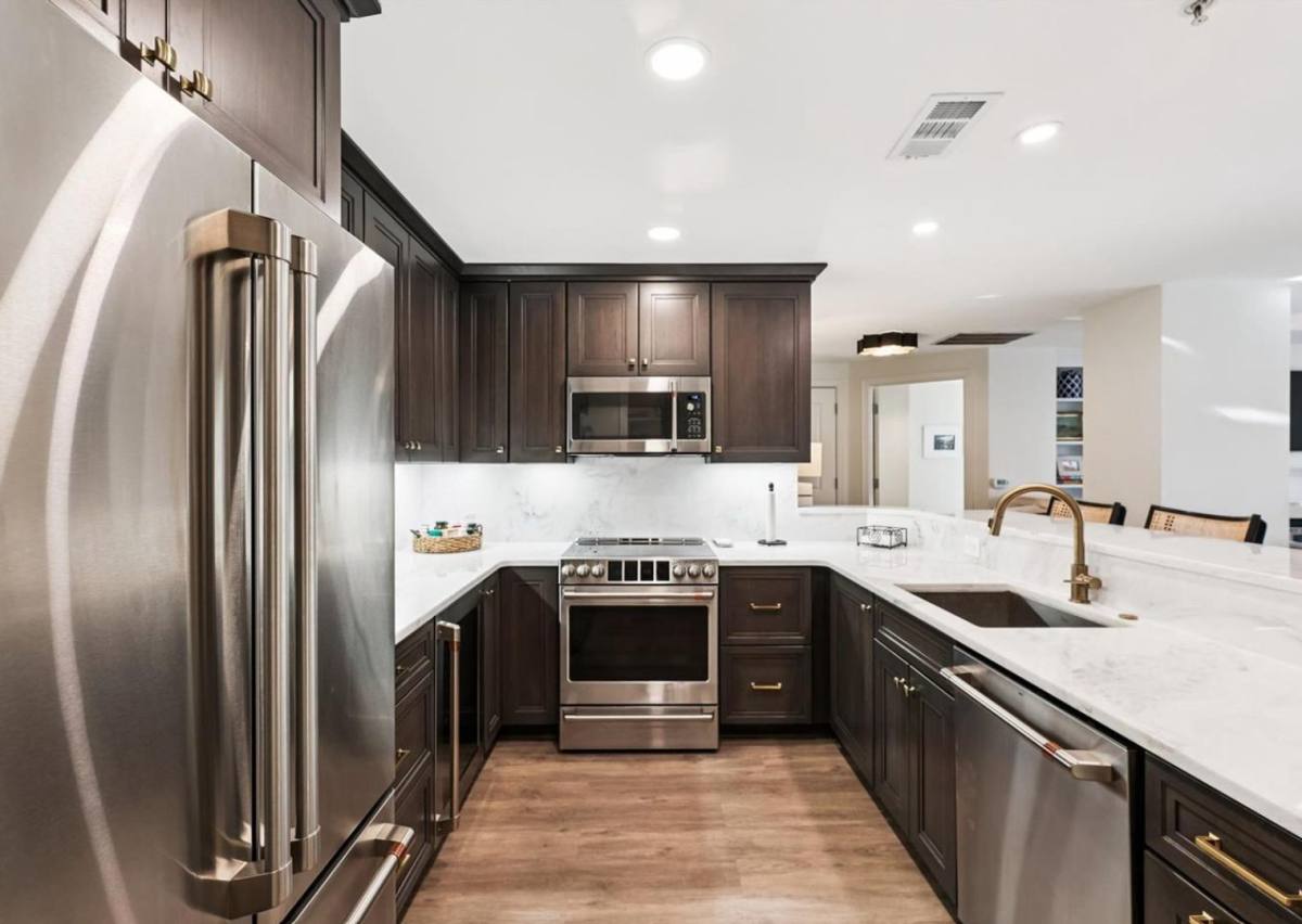 Apartment for rent at 2501 Wisconsin Ave, Washington, DC 20007