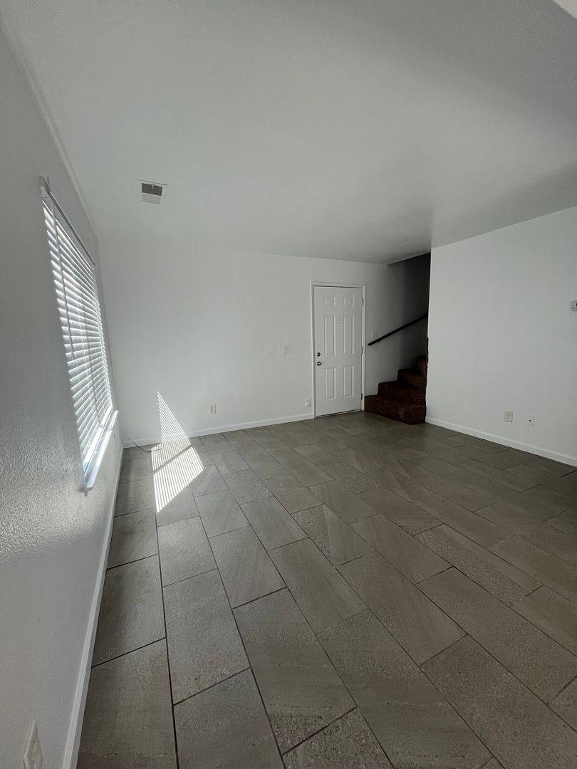 Apartment for rent at 2415-2425 O St, Merced, CA 95340