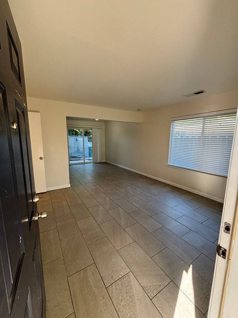 Apartment for rent at 2415-2425 O St, Merced, CA 95340