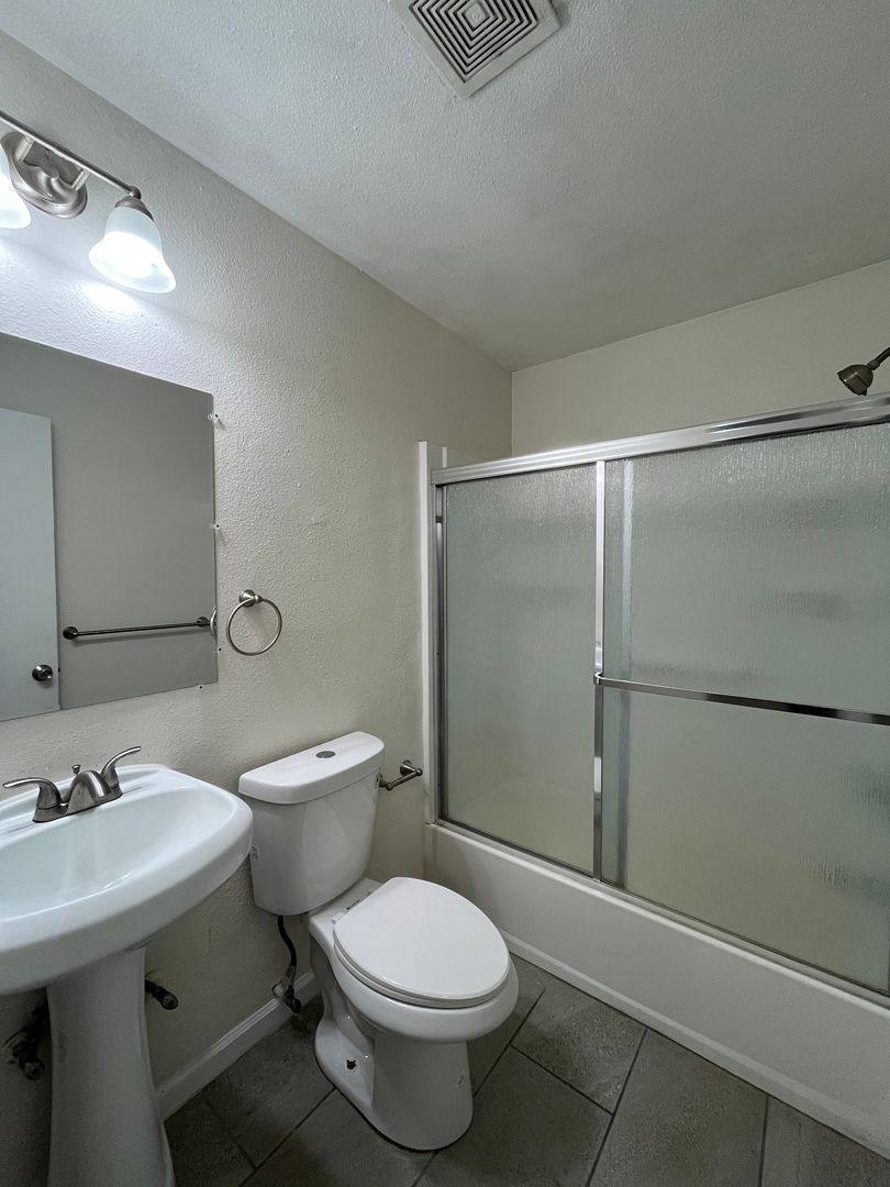 Apartment for rent at 2415-2425 O St, Merced, CA 95340