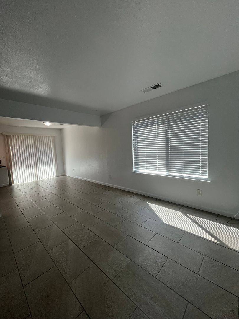 Apartment for rent at 2415-2425 O St, Merced, CA 95340