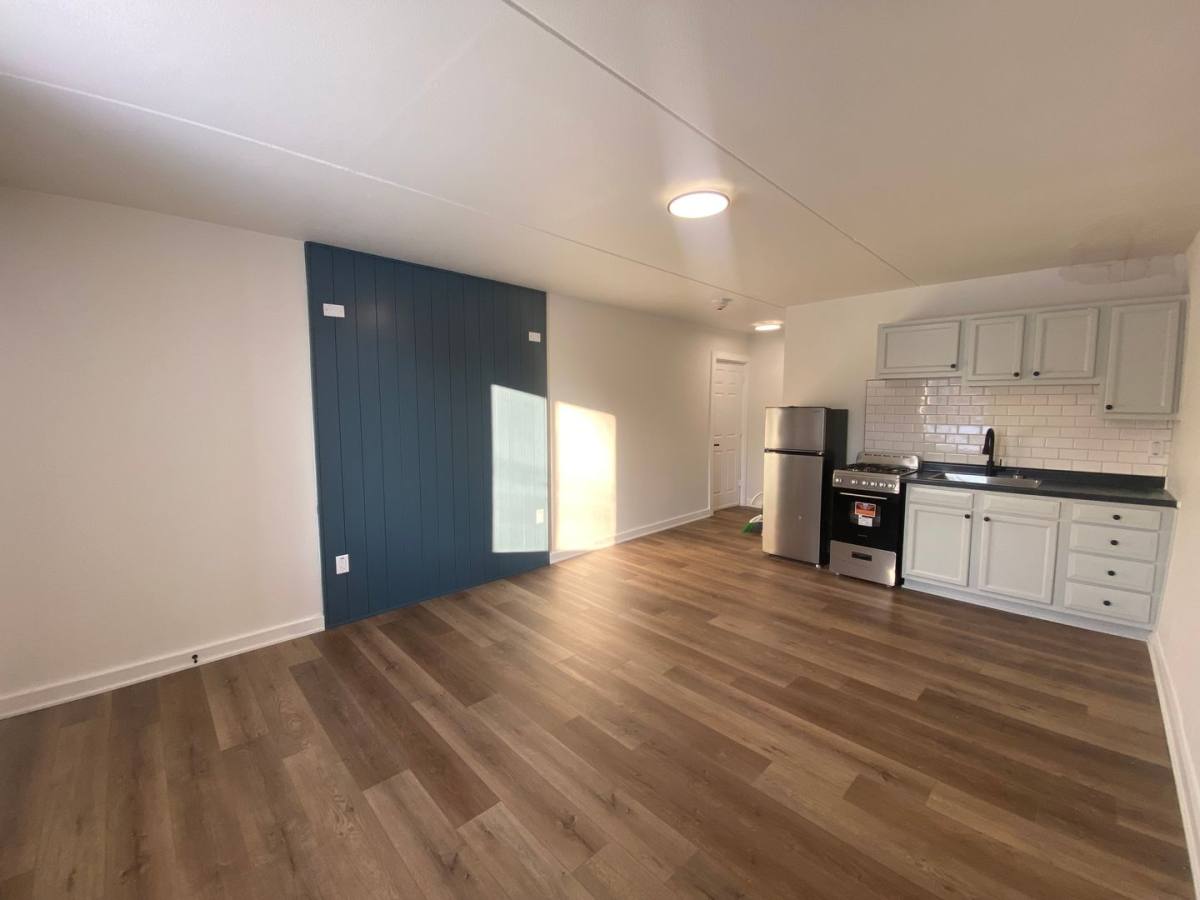 Apartment for rent at 5626 Douglas Ave, Des Moines, IA 50310
