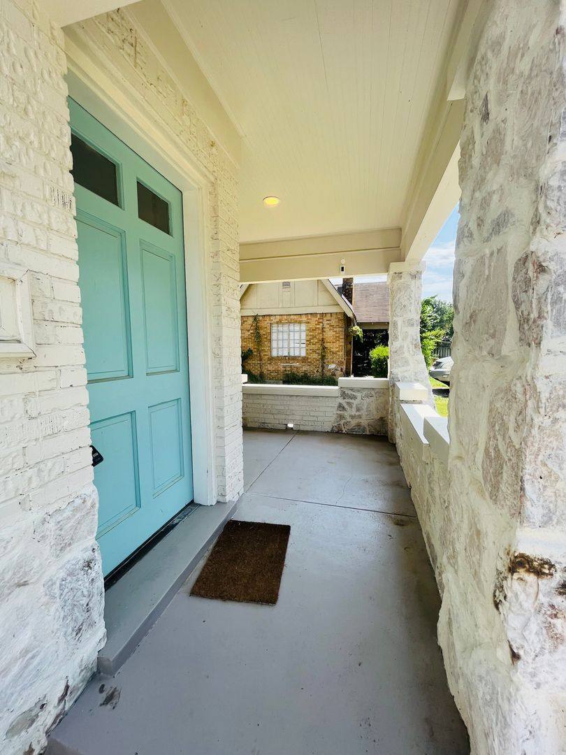 House for rent at 908 Maury St, Memphis, TN 38107