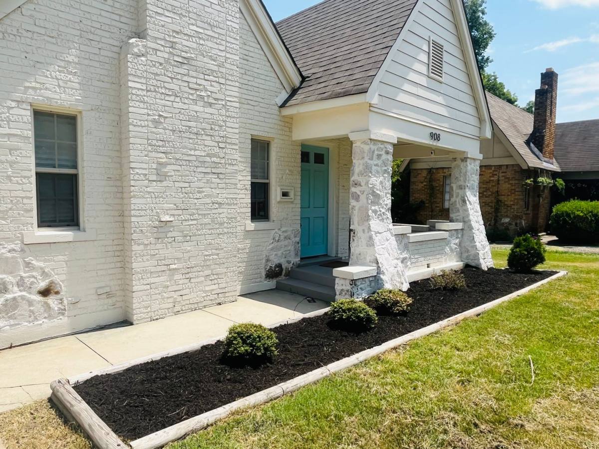 House for rent at 908 Maury St, Memphis, TN 38107