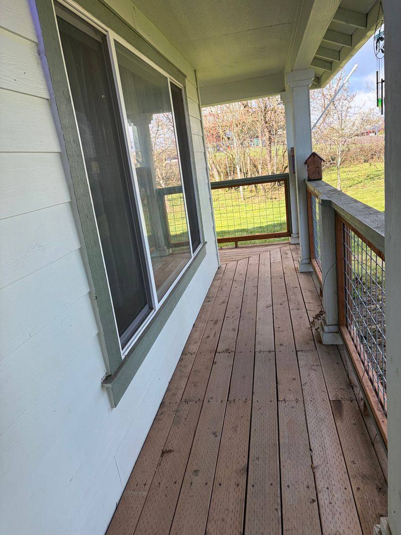 House for rent at 183 E Roosevelt St, Carlton, OR 97111