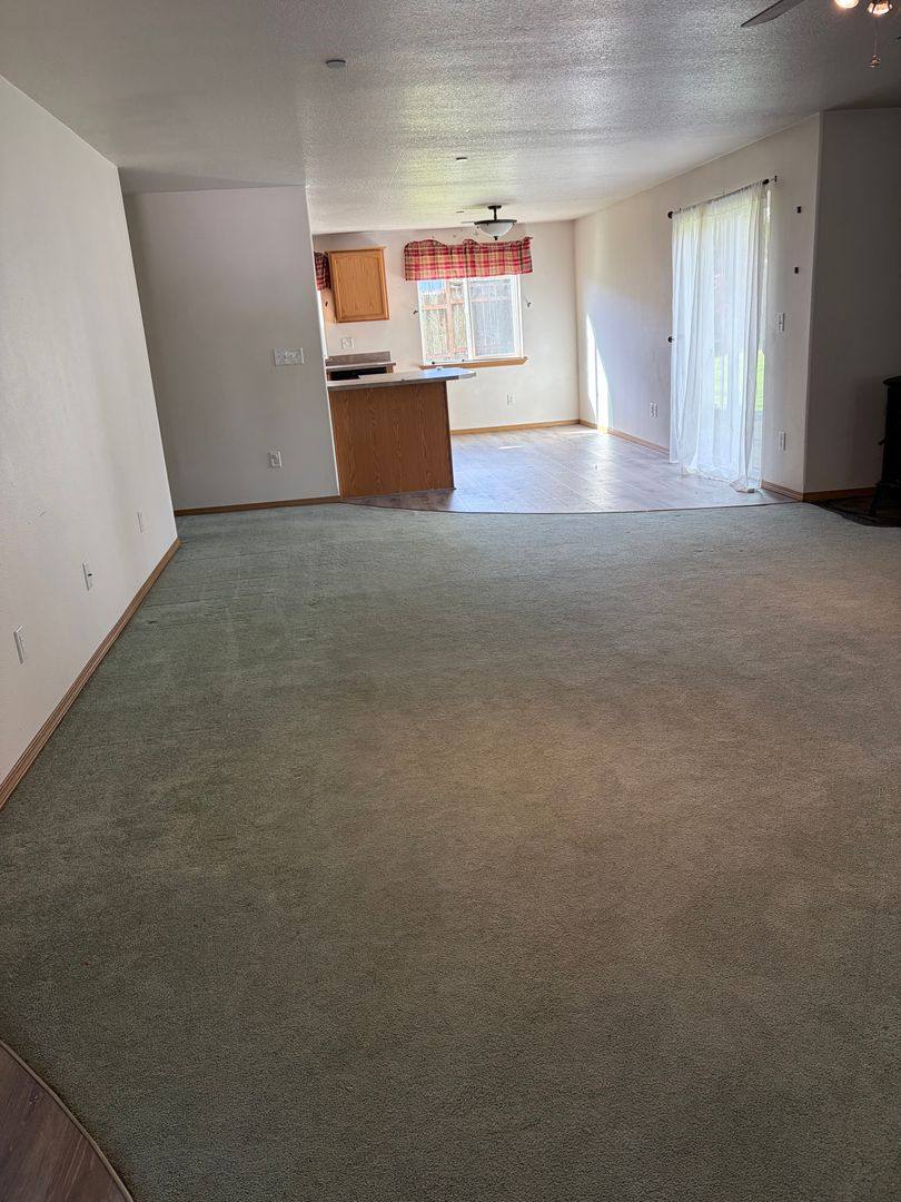 House for rent at 183 E Roosevelt St, Carlton, OR 97111