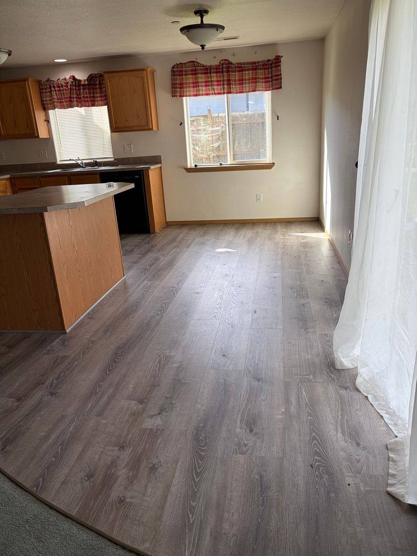 House for rent at 183 E Roosevelt St, Carlton, OR 97111