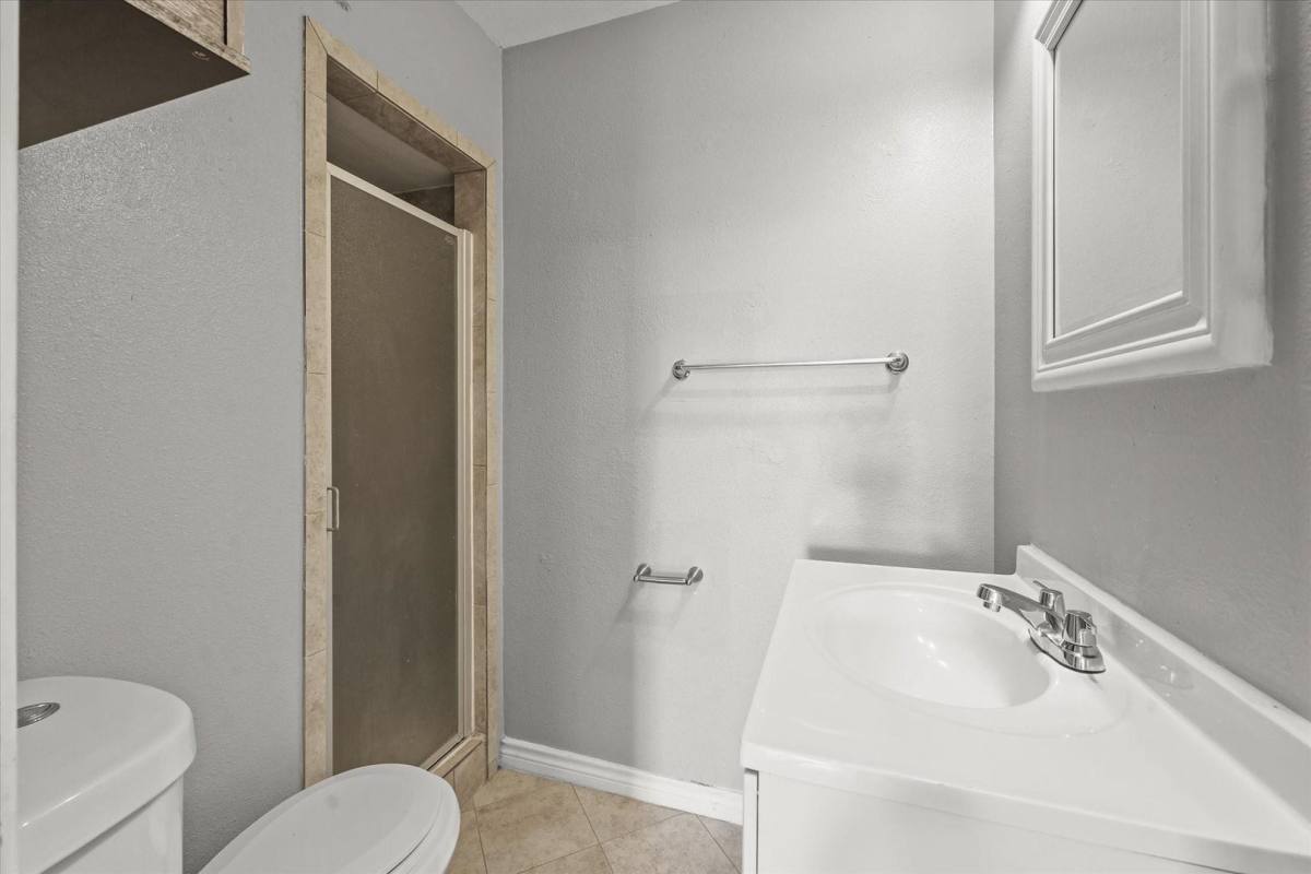 Apartment for rent at 927 & 929 S Rosemont Ave, Dallas, TX 75208