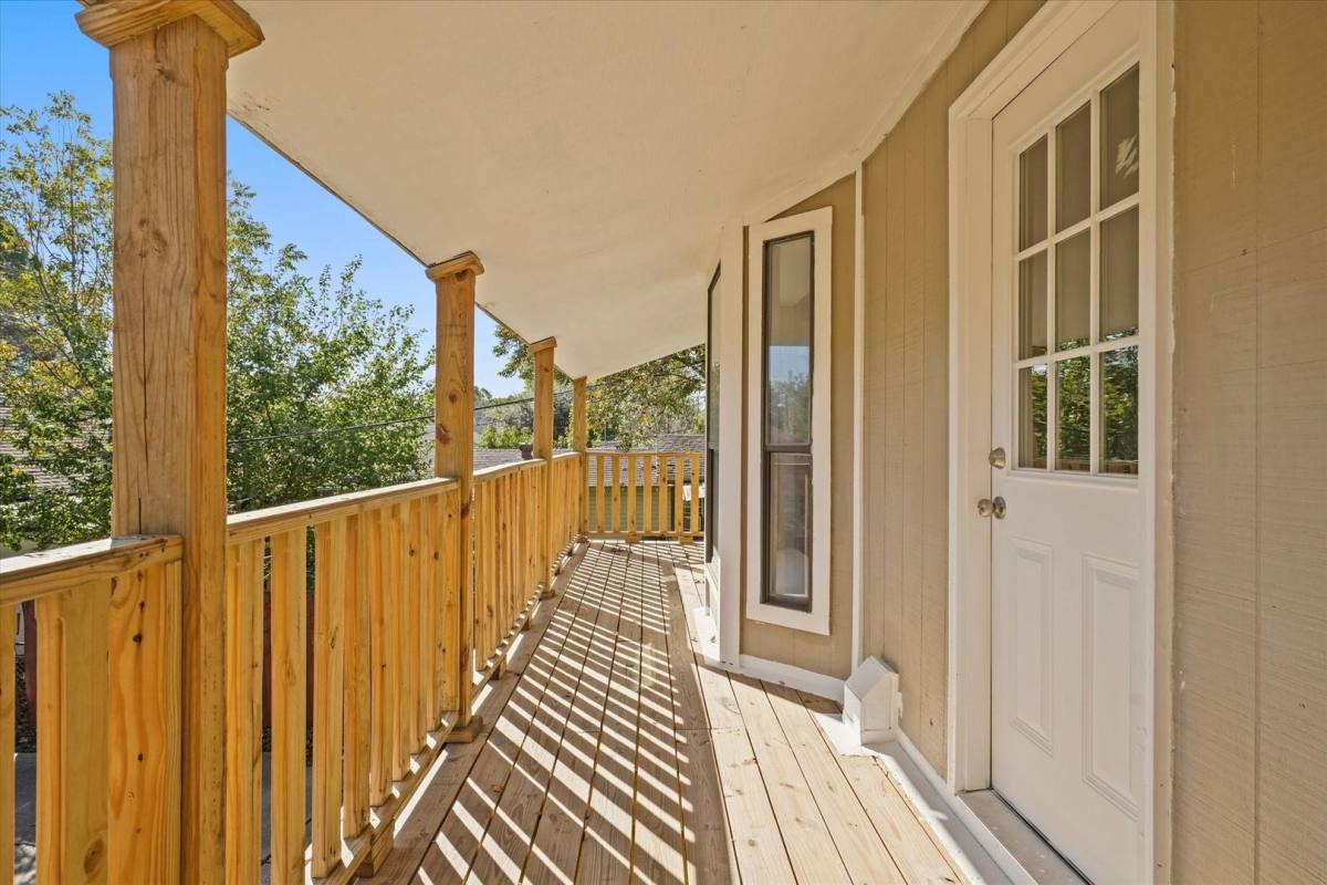 Apartment for rent at 927 & 929 S Rosemont Ave, Dallas, TX 75208