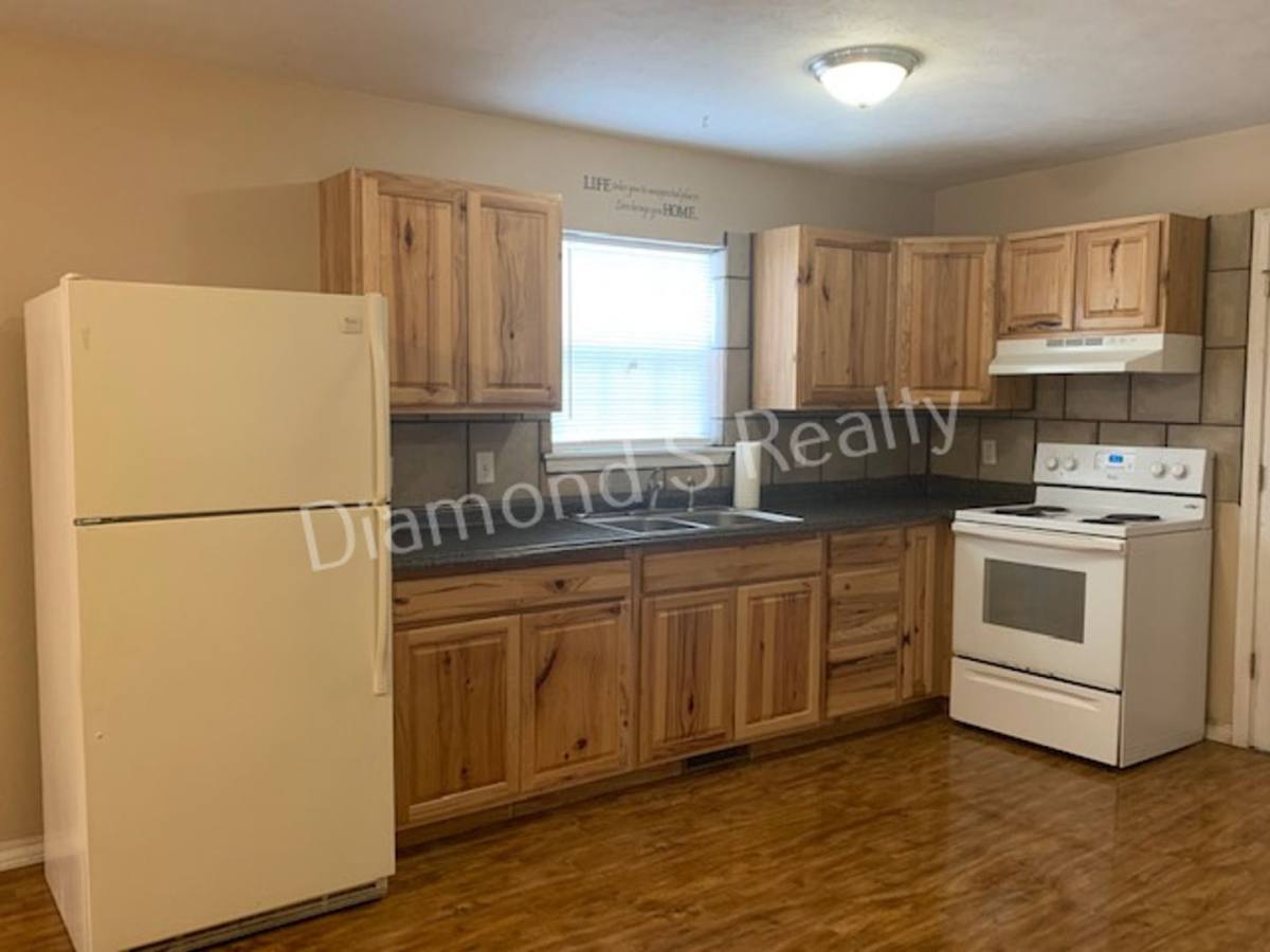 House for rent at 647 W Central St, Springfield, MO 65802