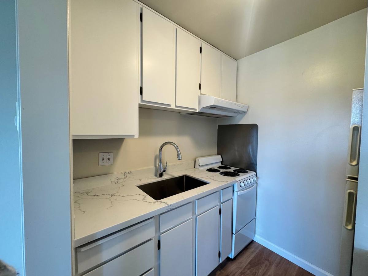 Apartment for rent at 7 Captain Dr, Emeryville, CA 94608