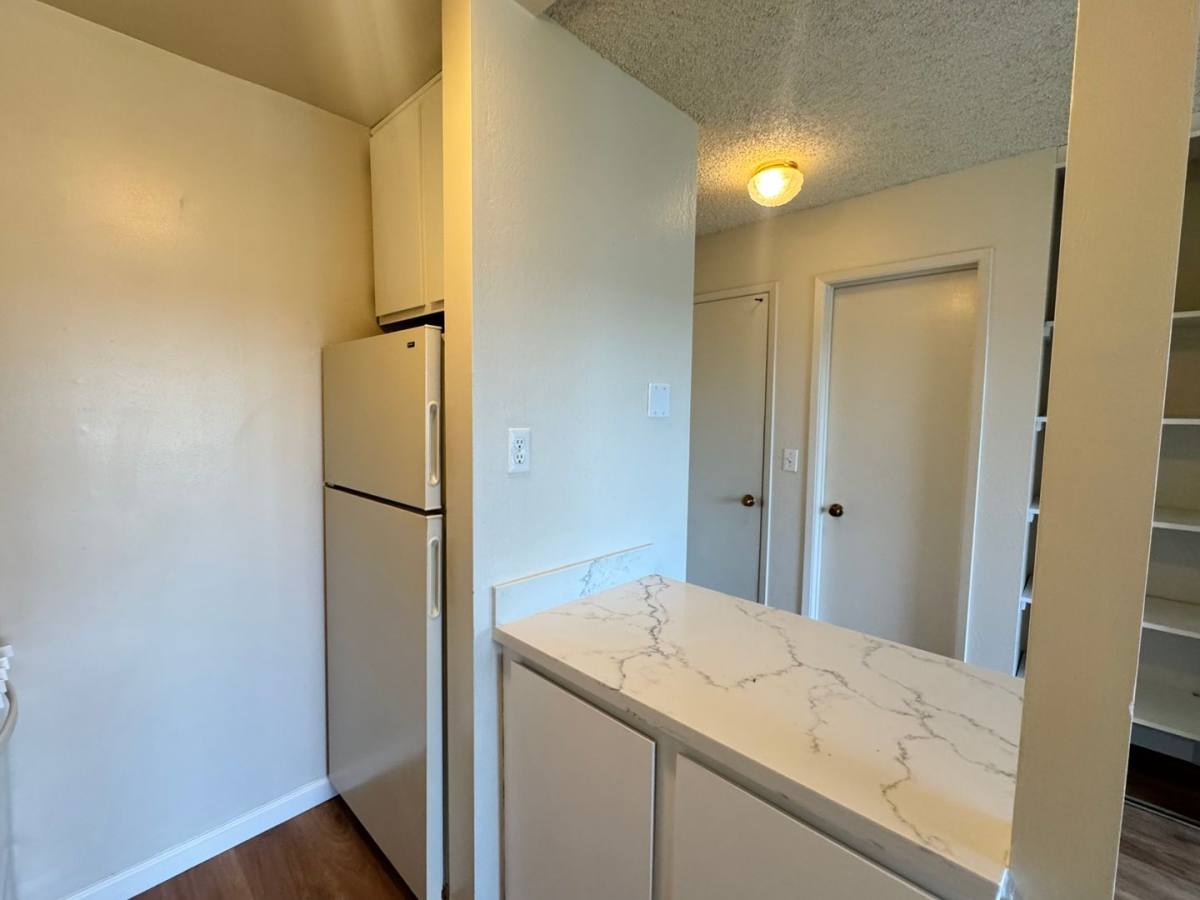Apartment for rent at 7 Captain Dr, Emeryville, CA 94608