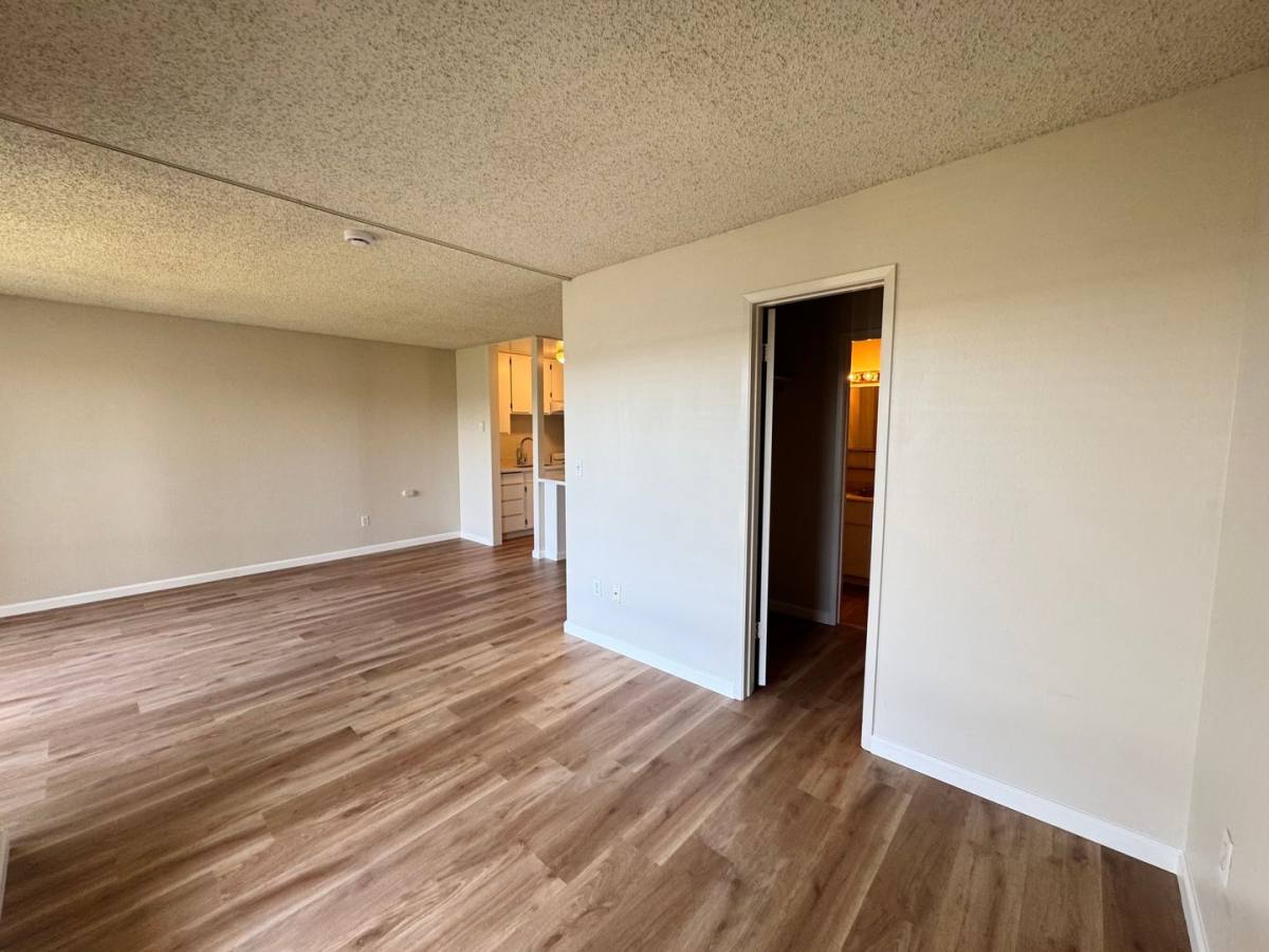 Apartment for rent at 7 Captain Dr, Emeryville, CA 94608