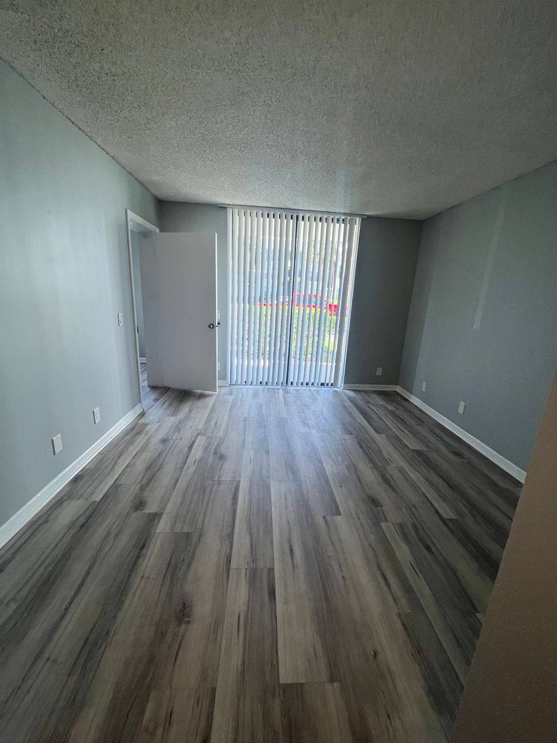 Apartment for rent at 752 Executive Center Dr, West Palm Beach, FL 33401
