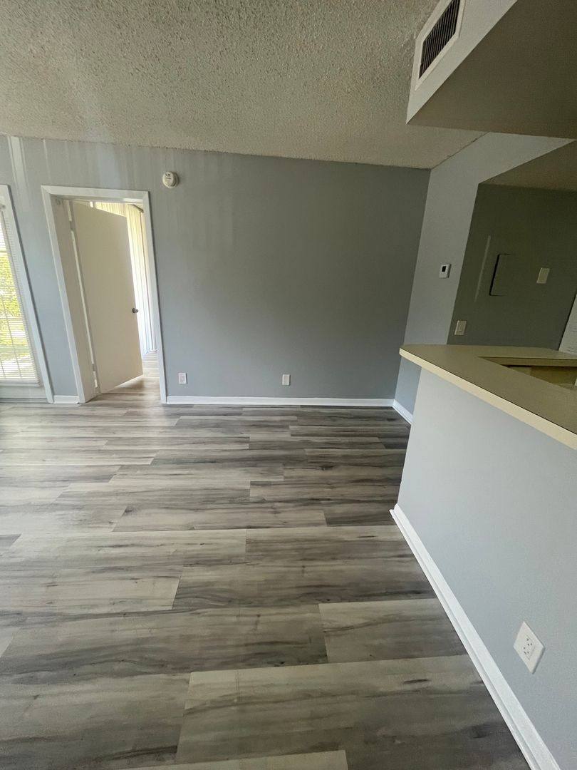 Apartment for rent at 752 Executive Center Dr, West Palm Beach, FL 33401