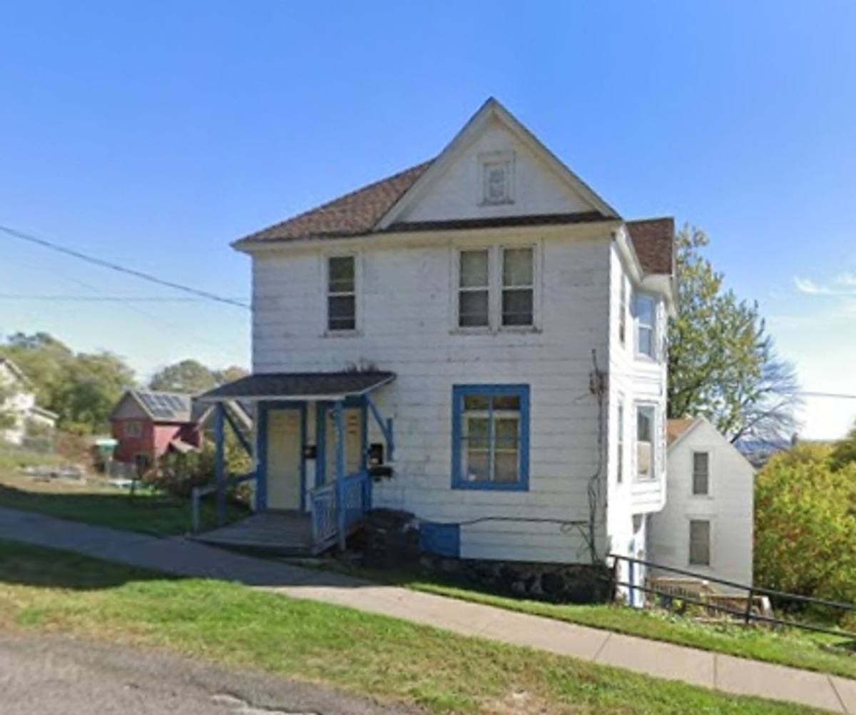 Apartment for rent at 1802 W 3rd St, Duluth, MN 55806