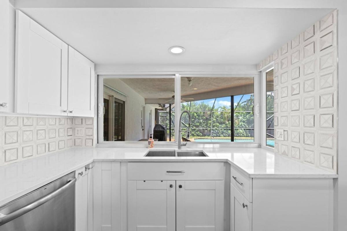House for rent at 1039 NW 8th St, Boca Raton, FL 33486