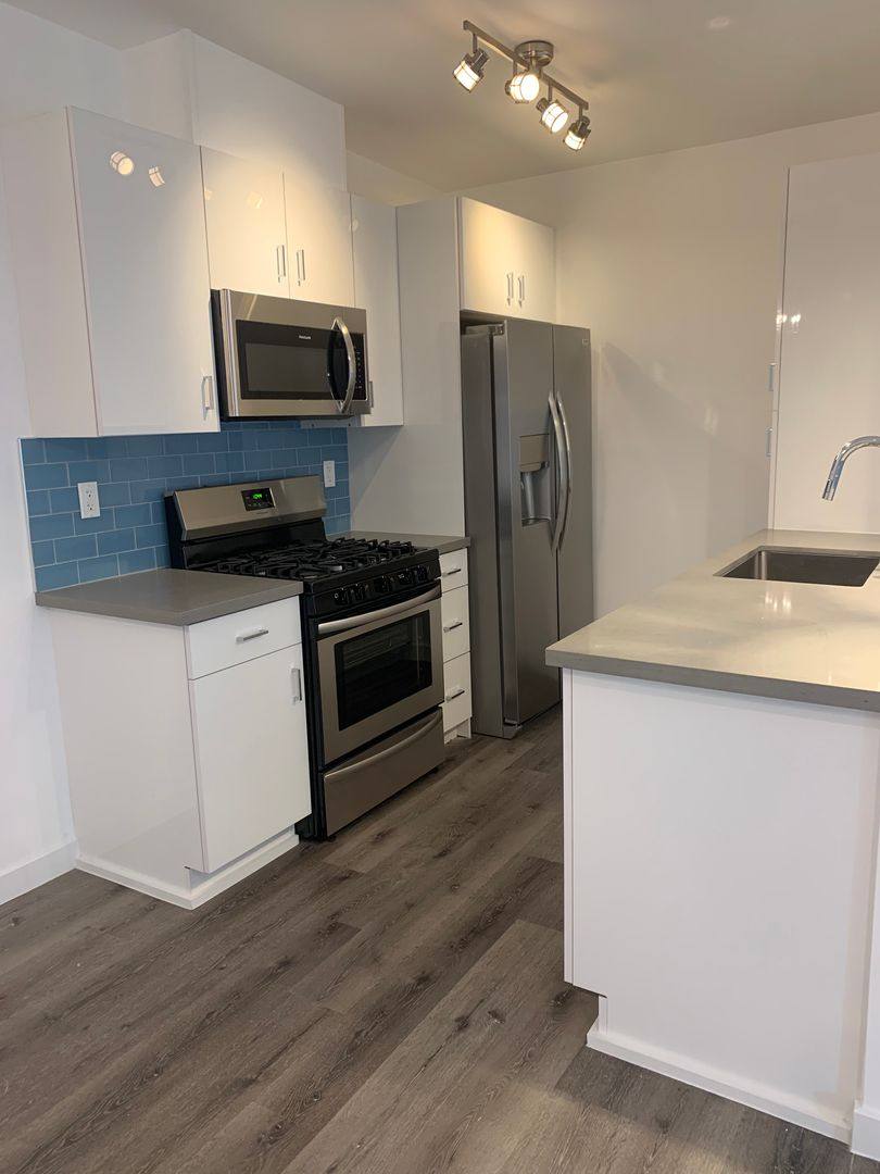 906 9th St, Santa Monica, CA 90403