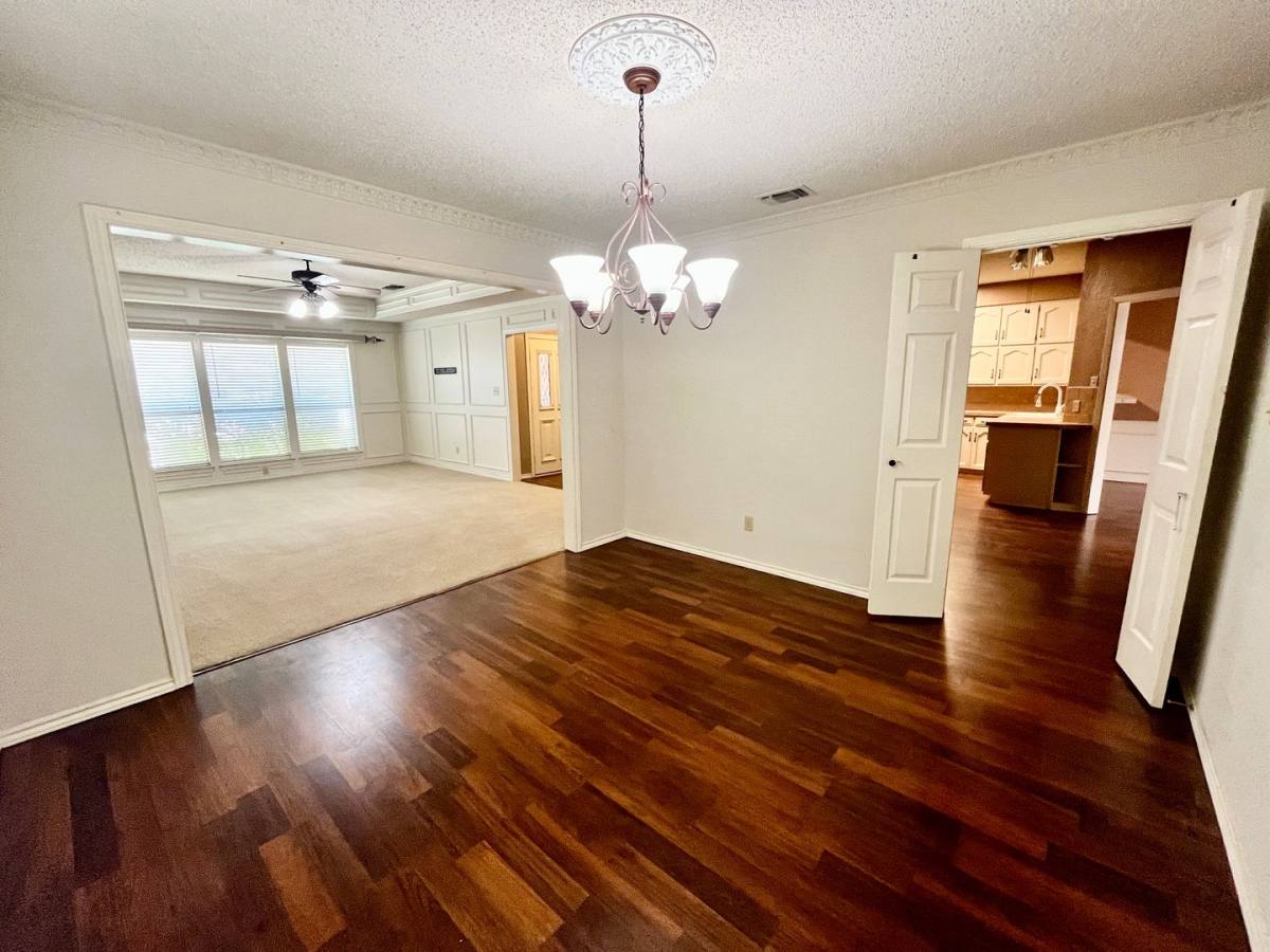 House for rent at 5714 Louise Way Dr, Arlington, TX 76017