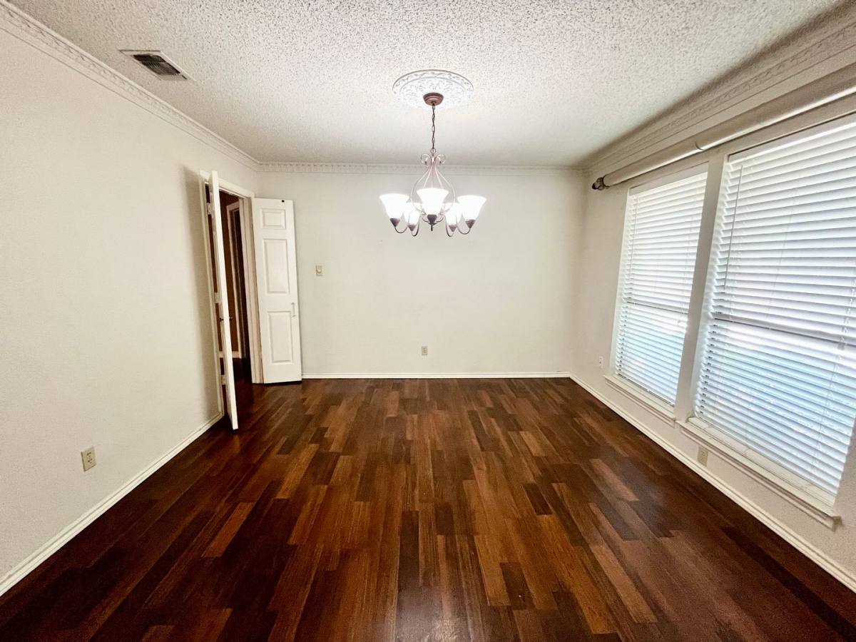House for rent at 5714 Louise Way Dr, Arlington, TX 76017