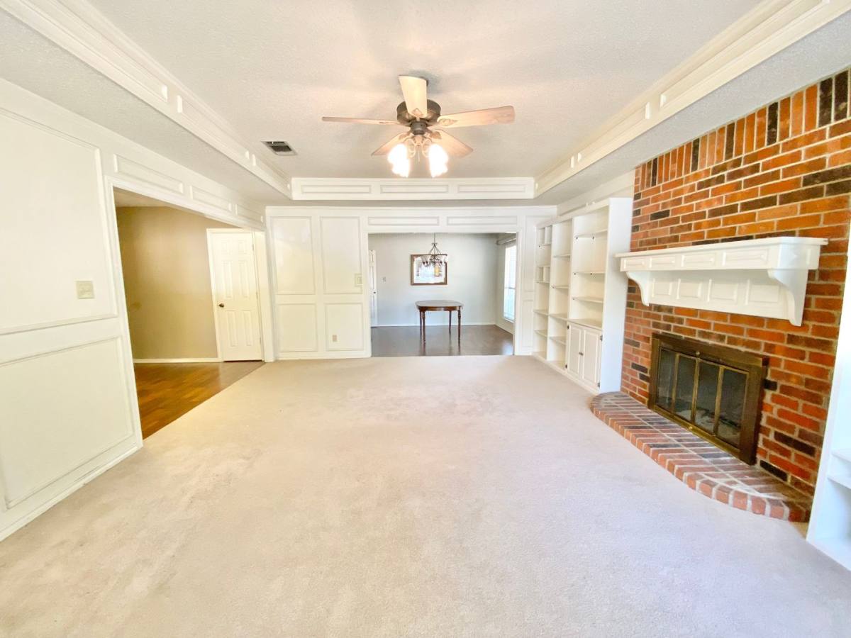 House for rent at 5714 Louise Way Dr, Arlington, TX 76017