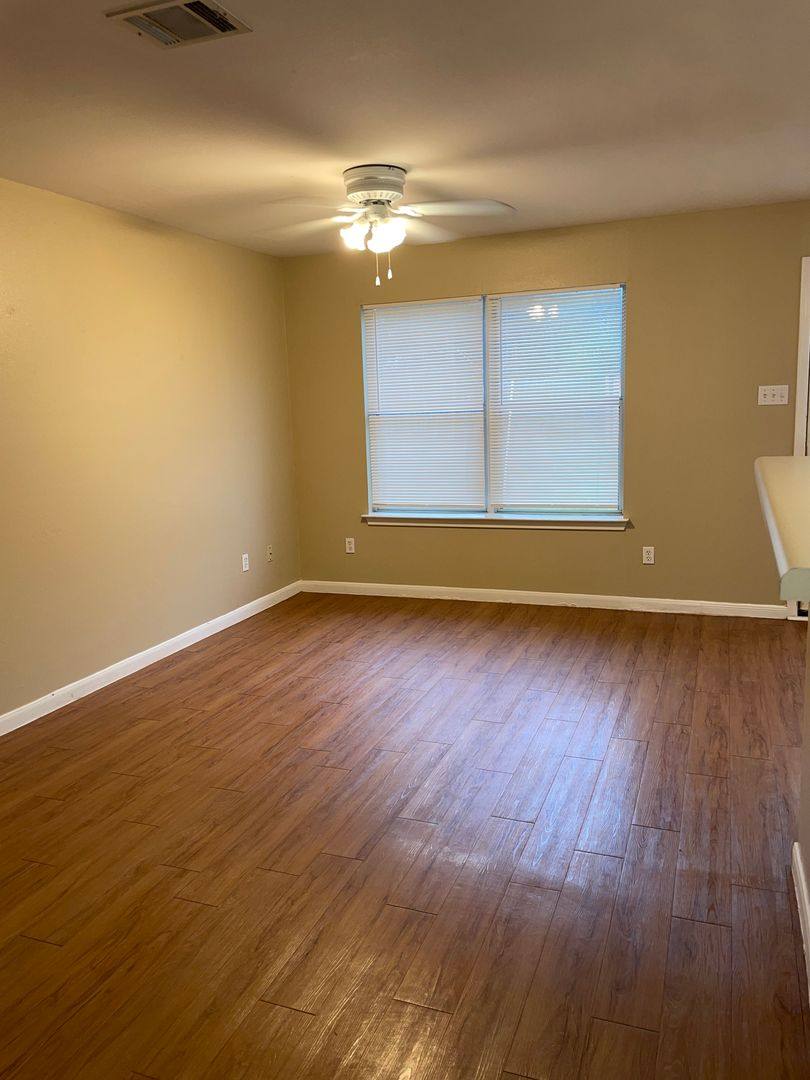Townhouse for rent at 2400 Riddle Rd, Austin, TX 78748