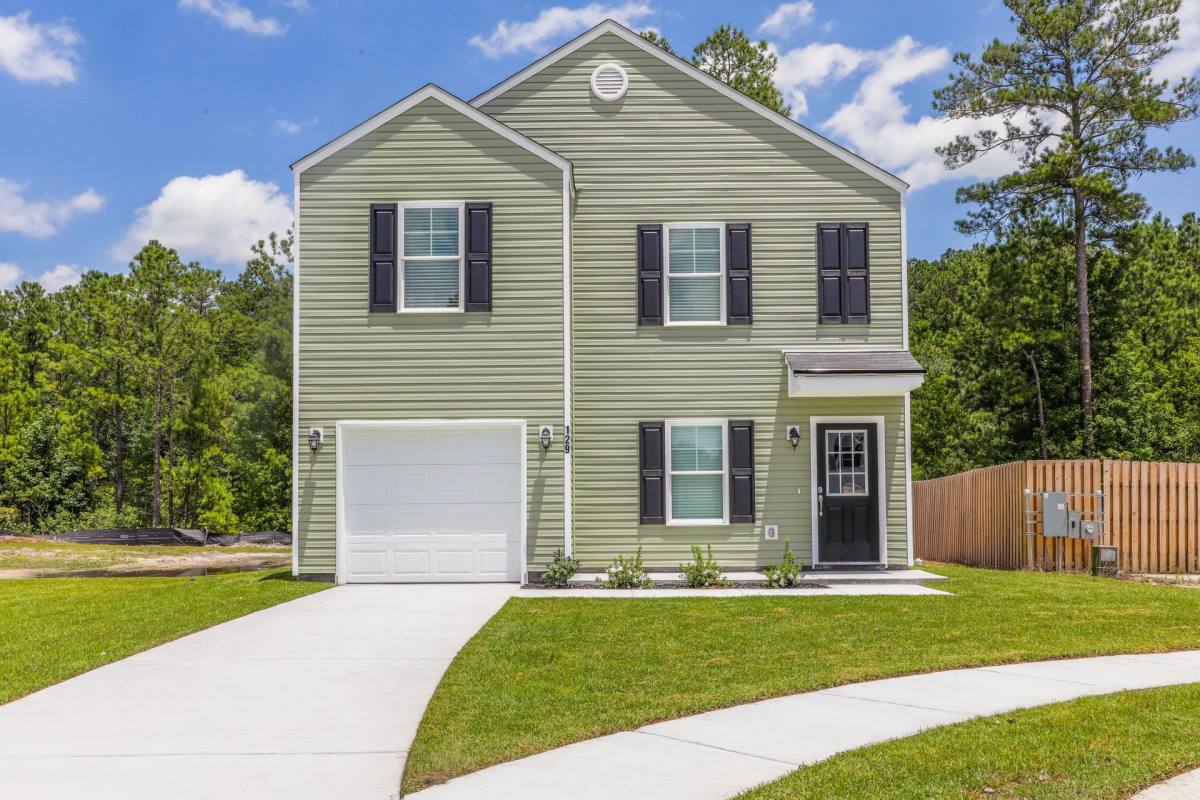 Townhouse for rent at 128 Cottage Way, Rincon, GA 31326