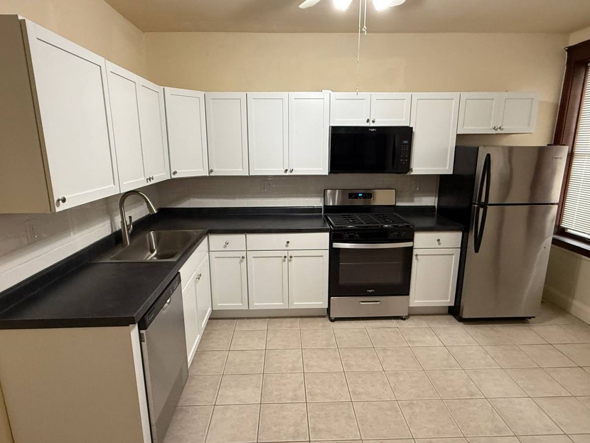 Apartment for rent at 837 W 33rd Place Not St, Chicago, IL 60608