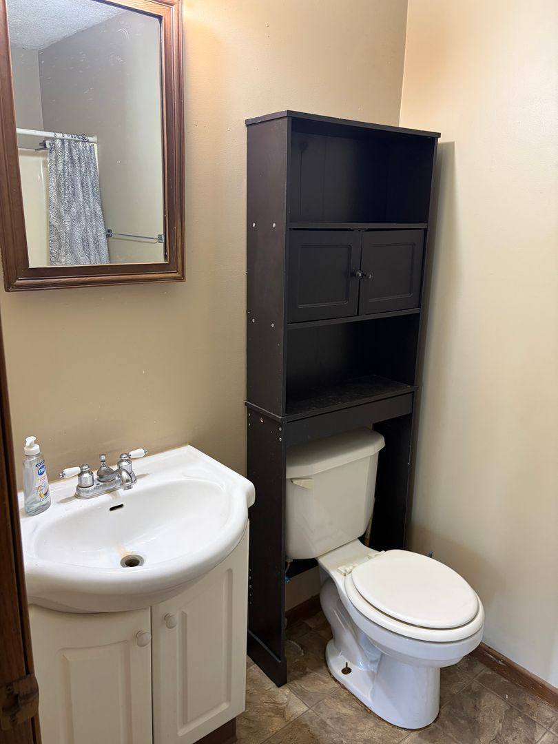 Apartment for rent at 130 S Clay St, Summitville, IN 46070
