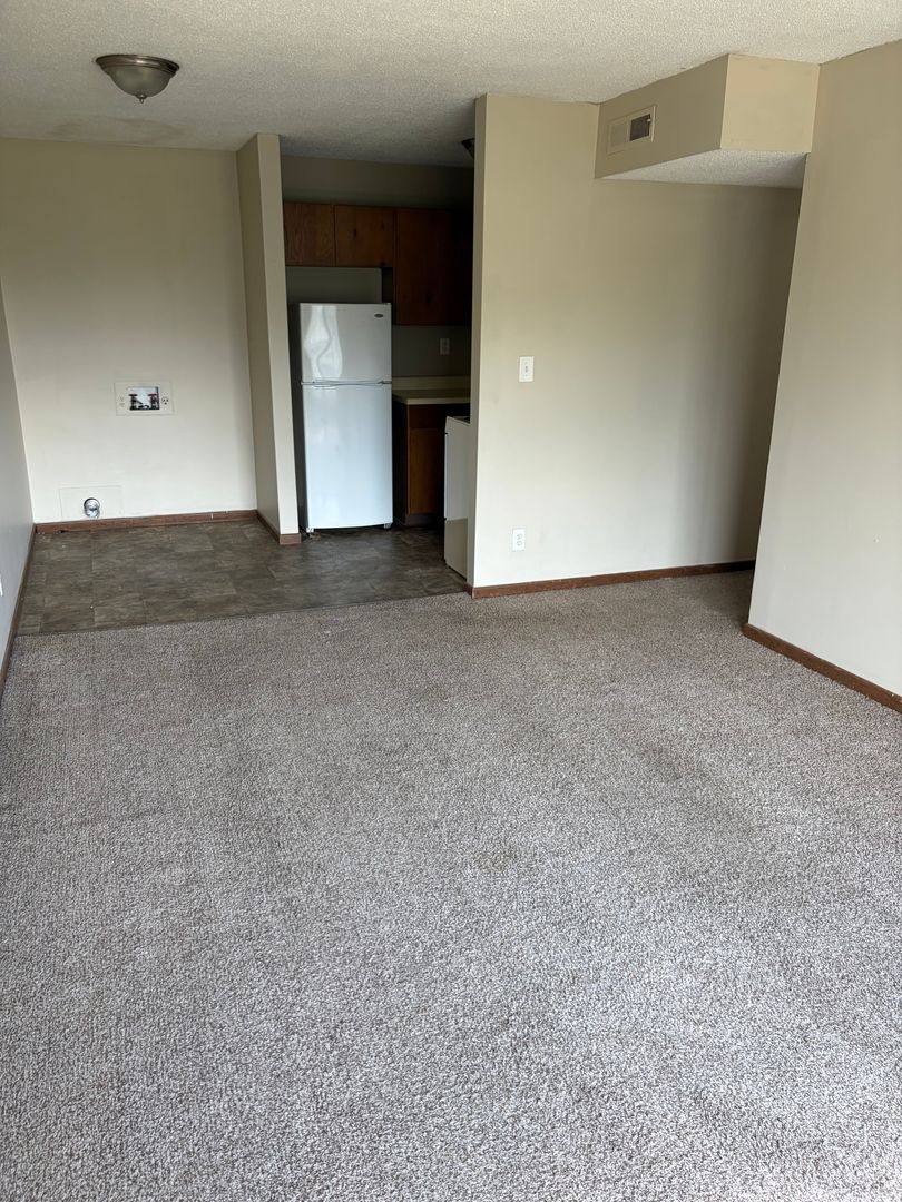 Apartment for rent at 130 S Clay St, Summitville, IN 46070