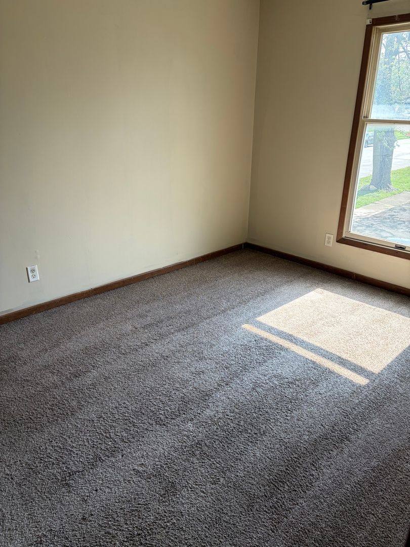 Apartment for rent at 130 S Clay St, Summitville, IN 46070