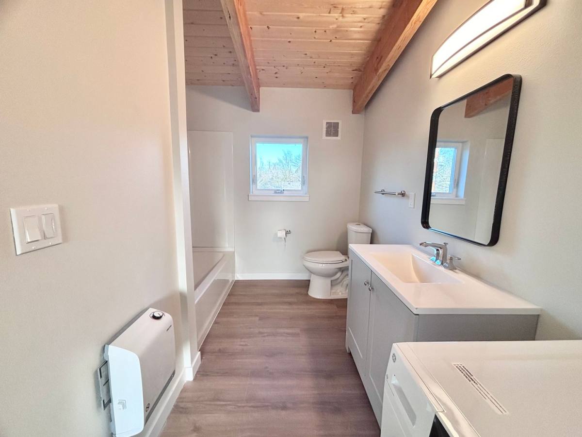 Apartment for rent at 1460 SE 51st Ave, Portland, OR 97215