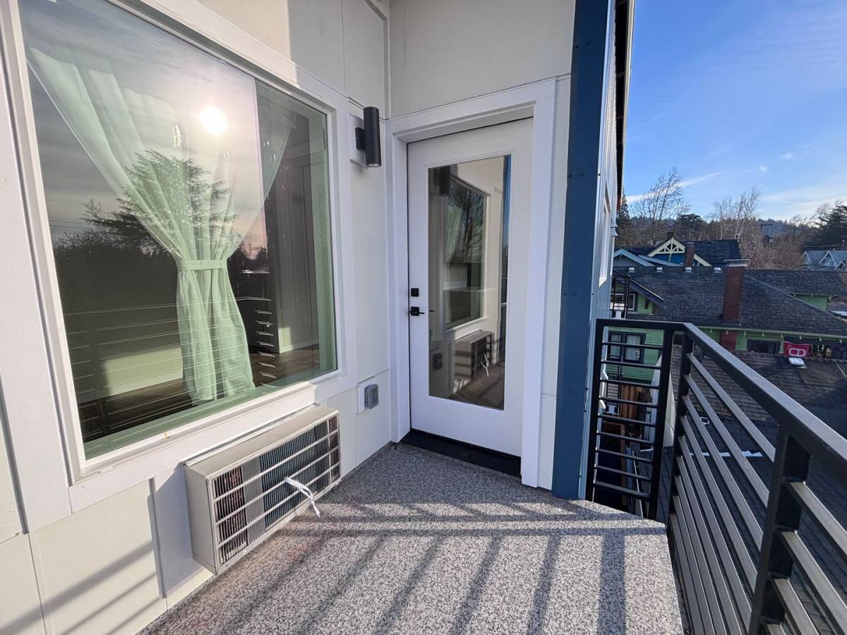 Apartment for rent at 1460 SE 51st Ave, Portland, OR 97215