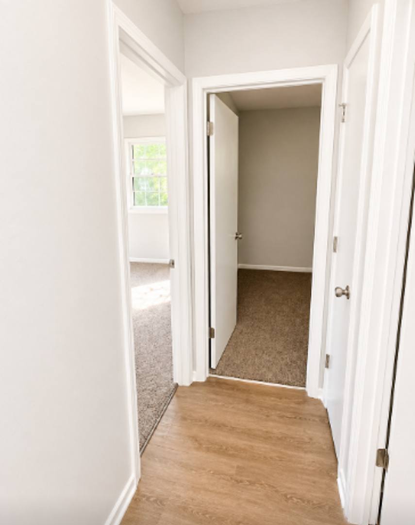 Apartment for rent at 4200 Knob Hill Dr, Des Moines, IA 50317