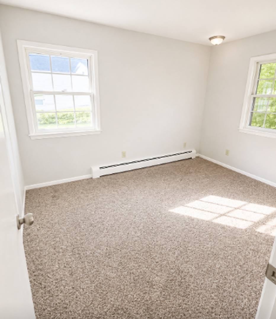 Apartment for rent at 4200 Knob Hill Dr, Des Moines, IA 50317
