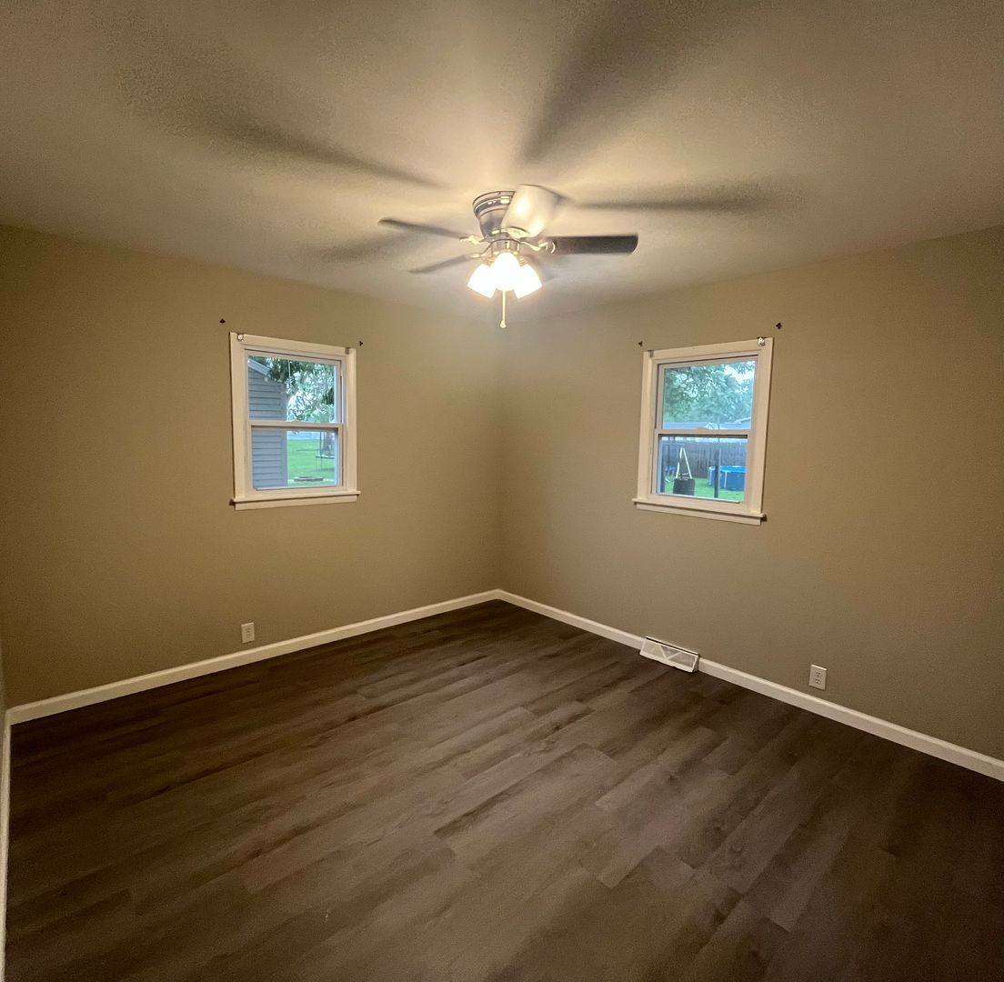 House for rent at 211 W County Rd, Jerseyville, IL 62052