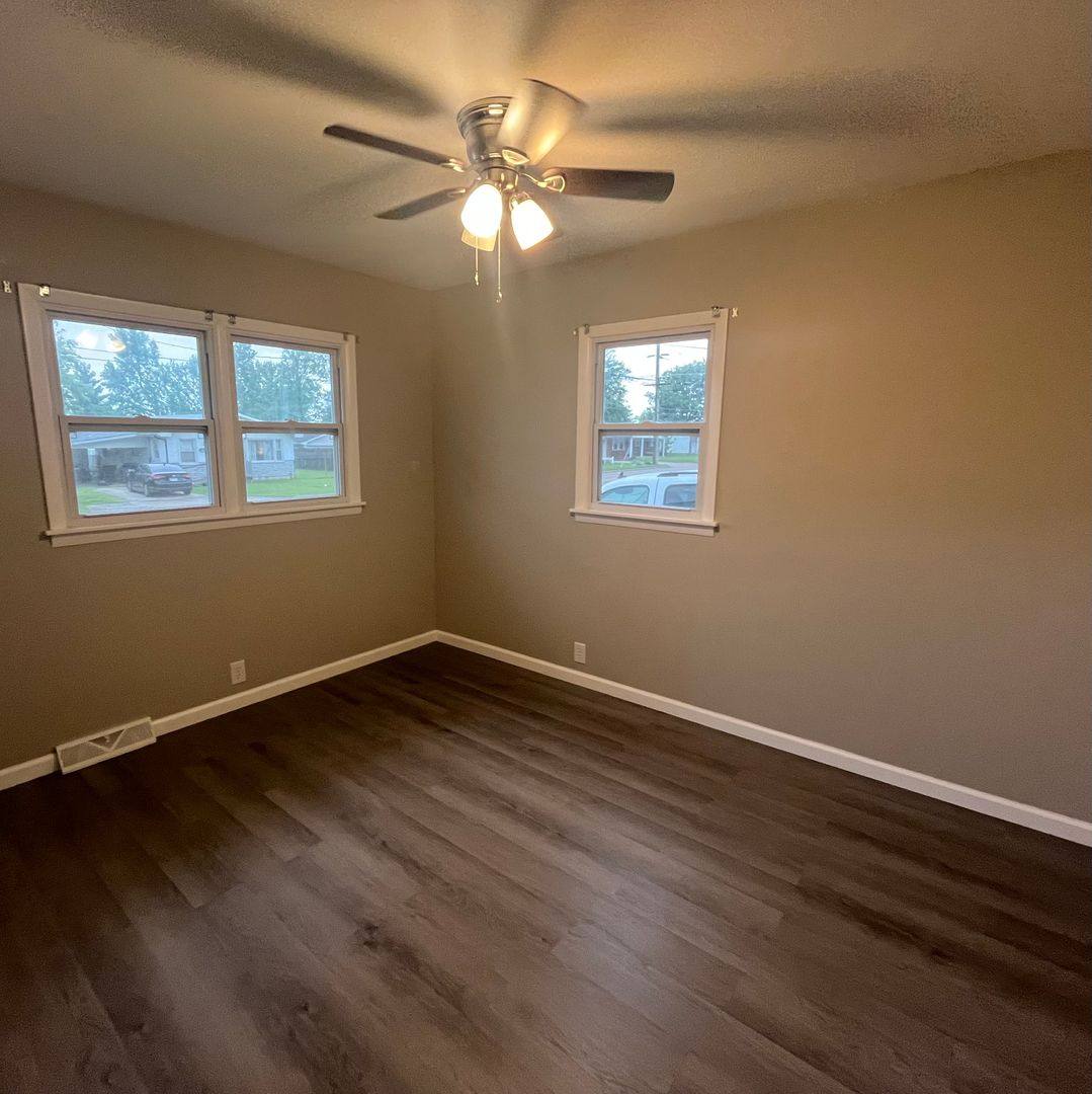 House for rent at 211 W County Rd, Jerseyville, IL 62052