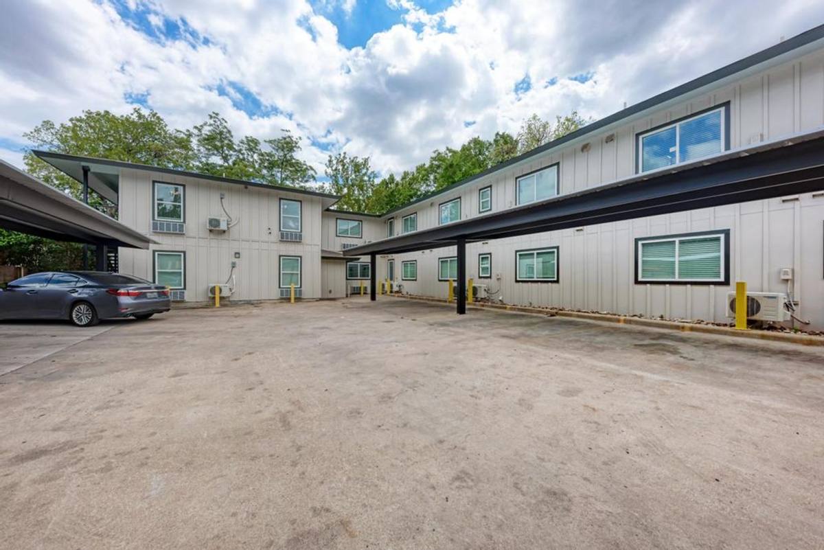 Apartment for rent at 306 E 30th, Austin, TX 78705