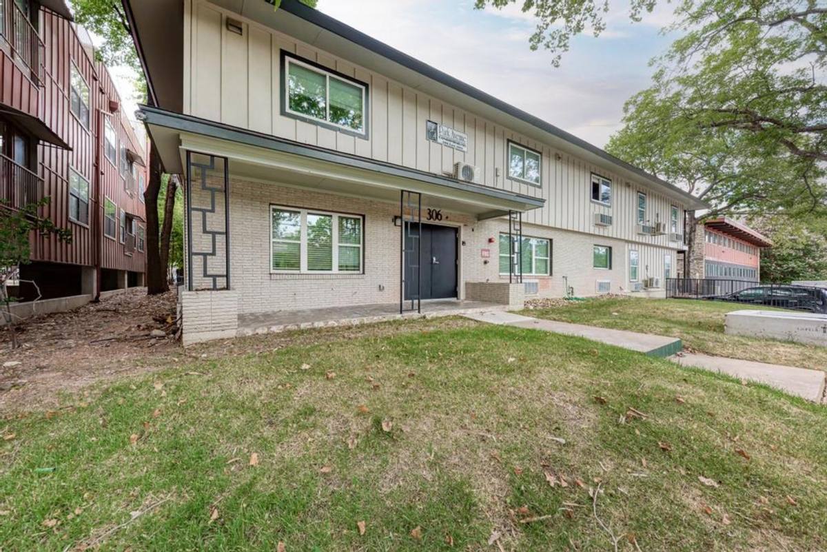 Apartment for rent at 306 E 30th, Austin, TX 78705