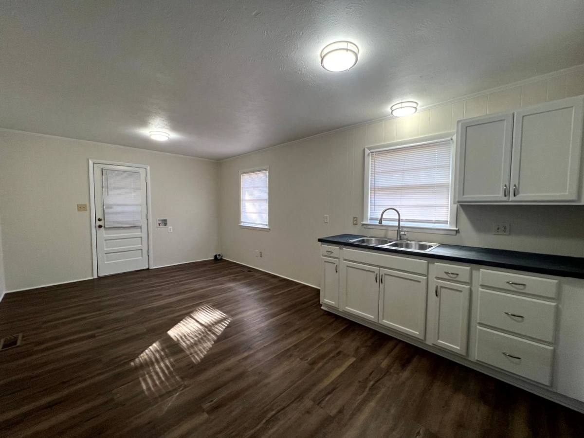 House for rent at 944 Lark Dr, Fayetteville, NC 28314