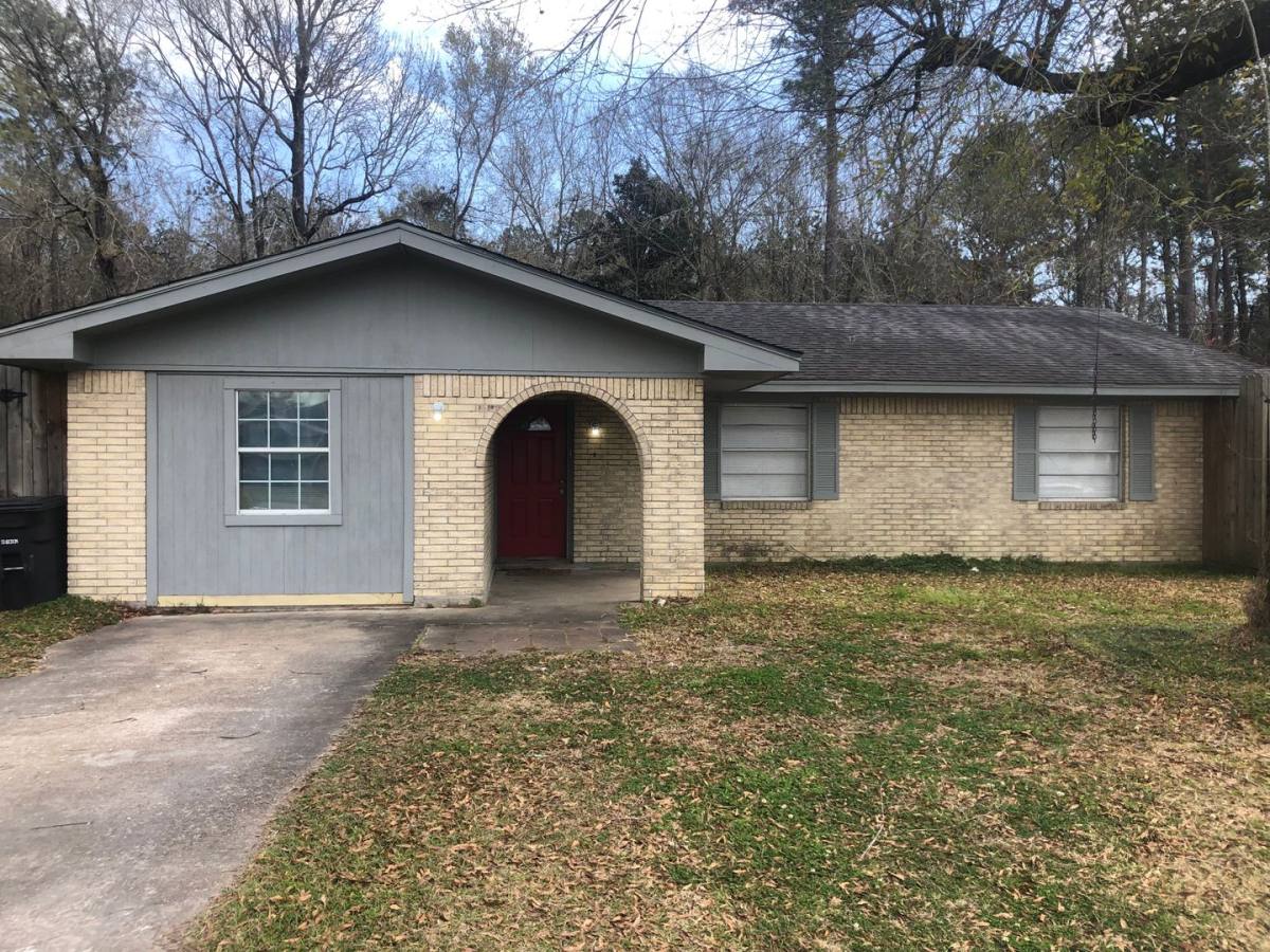 House for rent at 575 Moreland St, Vidor, TX 77662