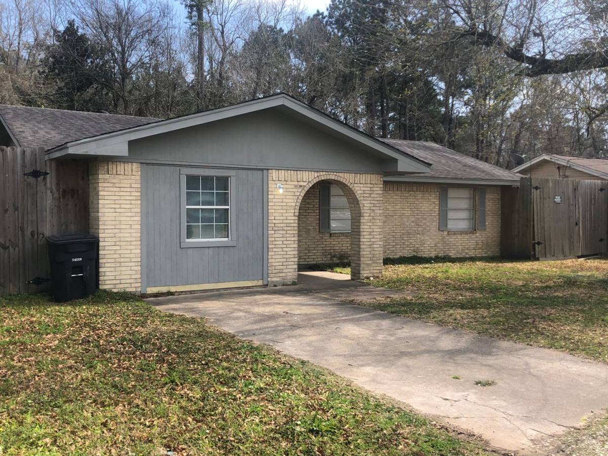 House for rent at 575 Moreland St, Vidor, TX 77662