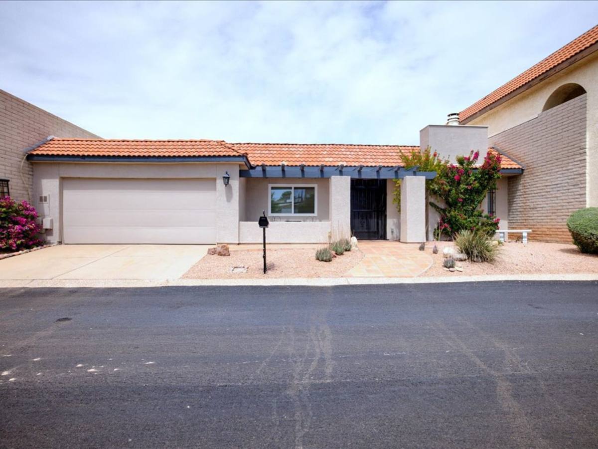 House for rent at 6605 E Via Cavalier, Tucson, AZ 85715