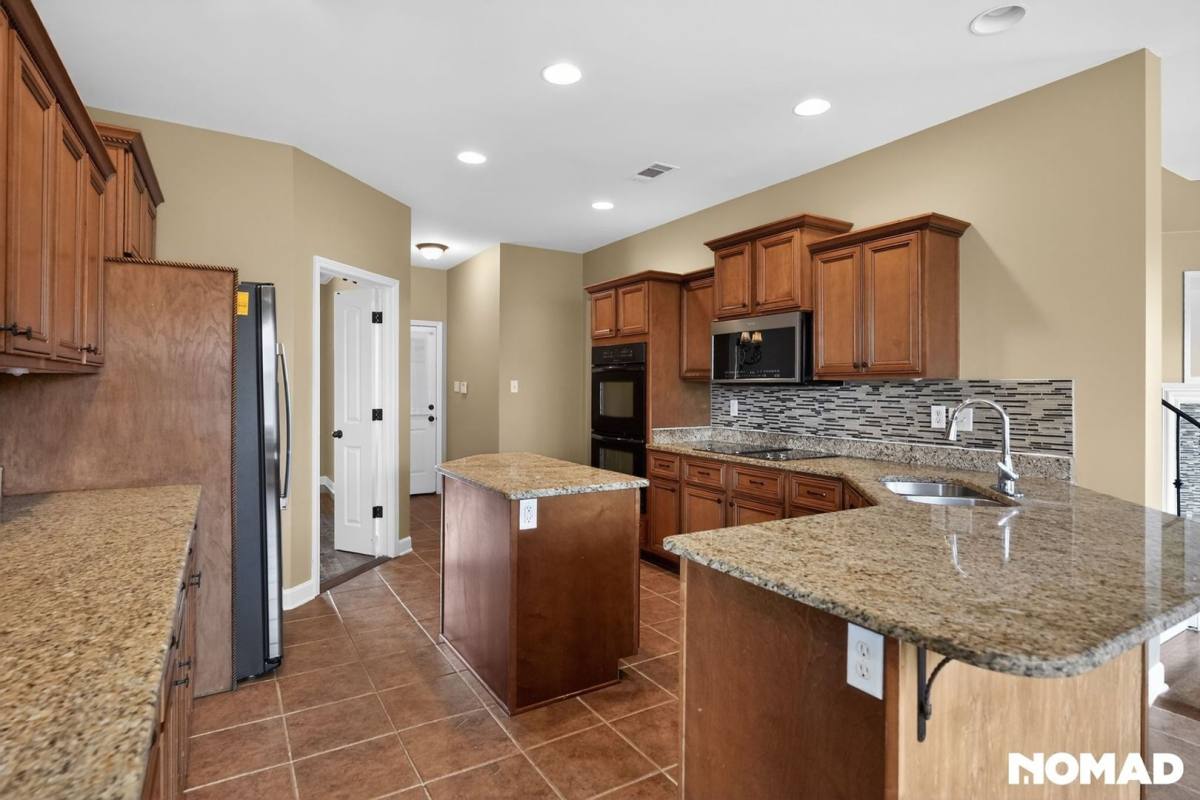 House for rent at 4886 Fox Springs Dr, Collierville, TN 38017