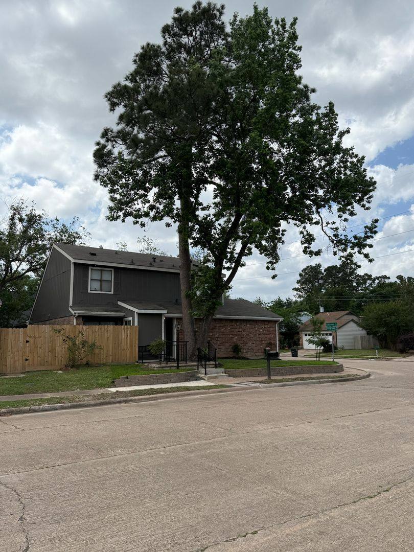 House for rent at 5131 Spring Forest Dr, Houston, TX 77091